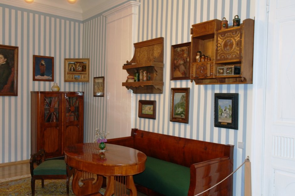 Абрамцевская резьба по дереву