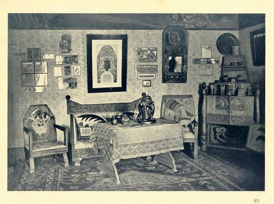 Мебель в Абрамцевском стиле