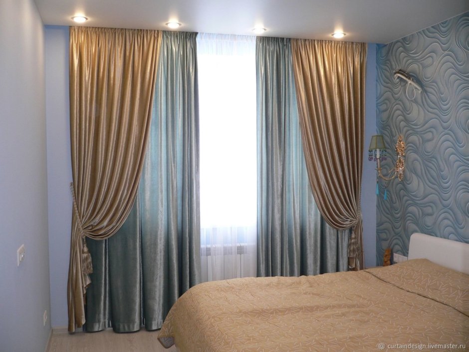 Шторы в спальню на два окна