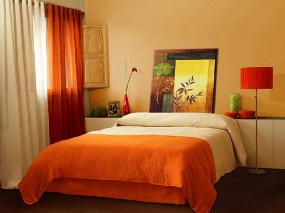 Спальня в бледно оранжевом цвете
