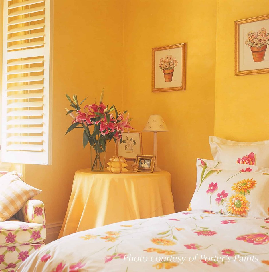 Спальня в терракотовом цвете