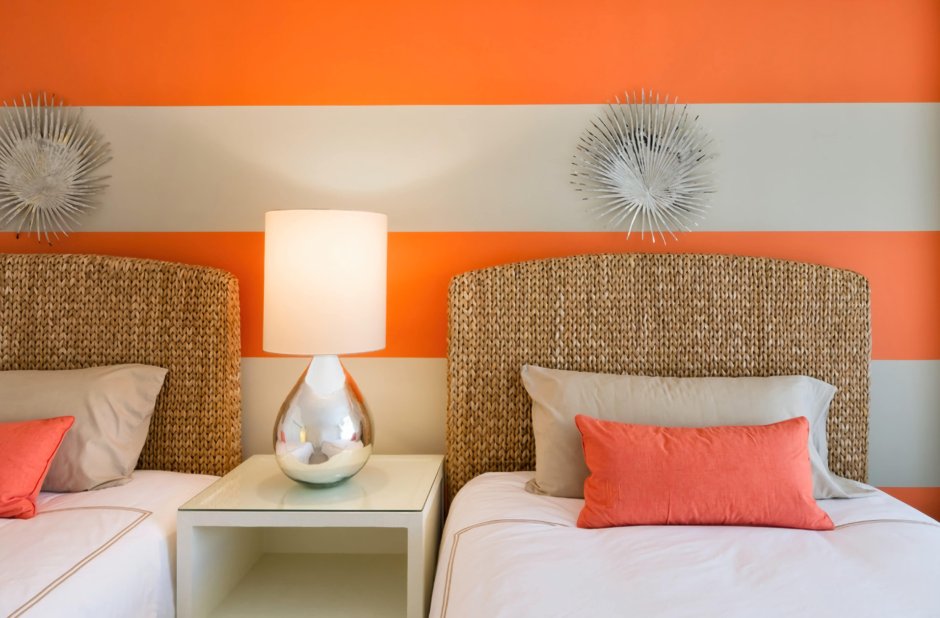 Морковный цвет комнаты