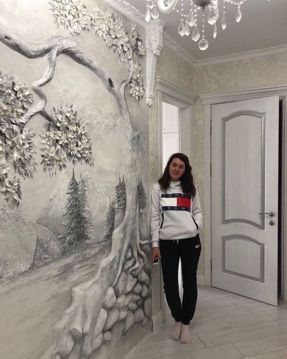 Барельеф Рейчел Дейн