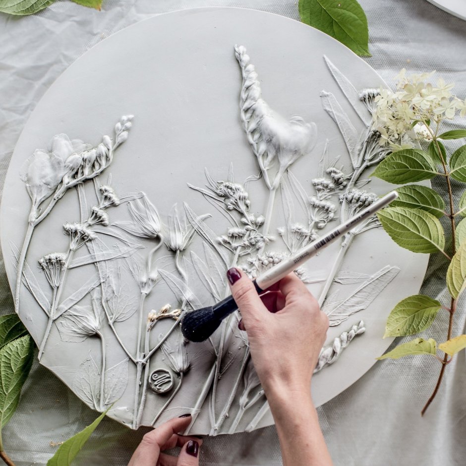 Ботанический барельеф Рэйчел Дэйн