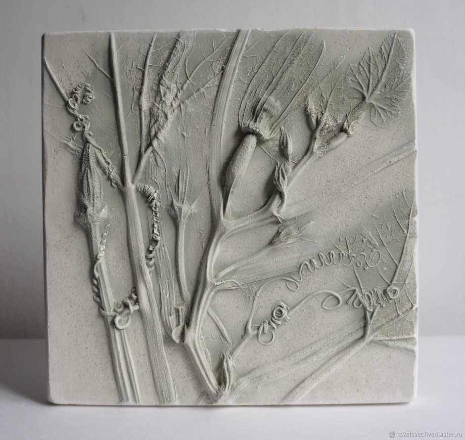 Наталья Понятова барельеф