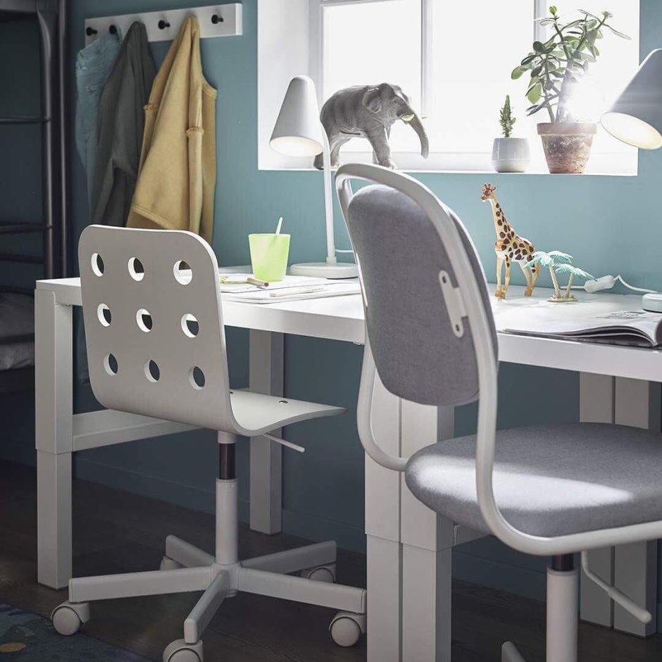 Стол в комнату для подростка