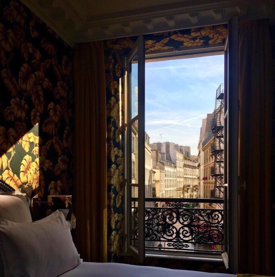 Отель в Париже с видом на Эйфелеву башню