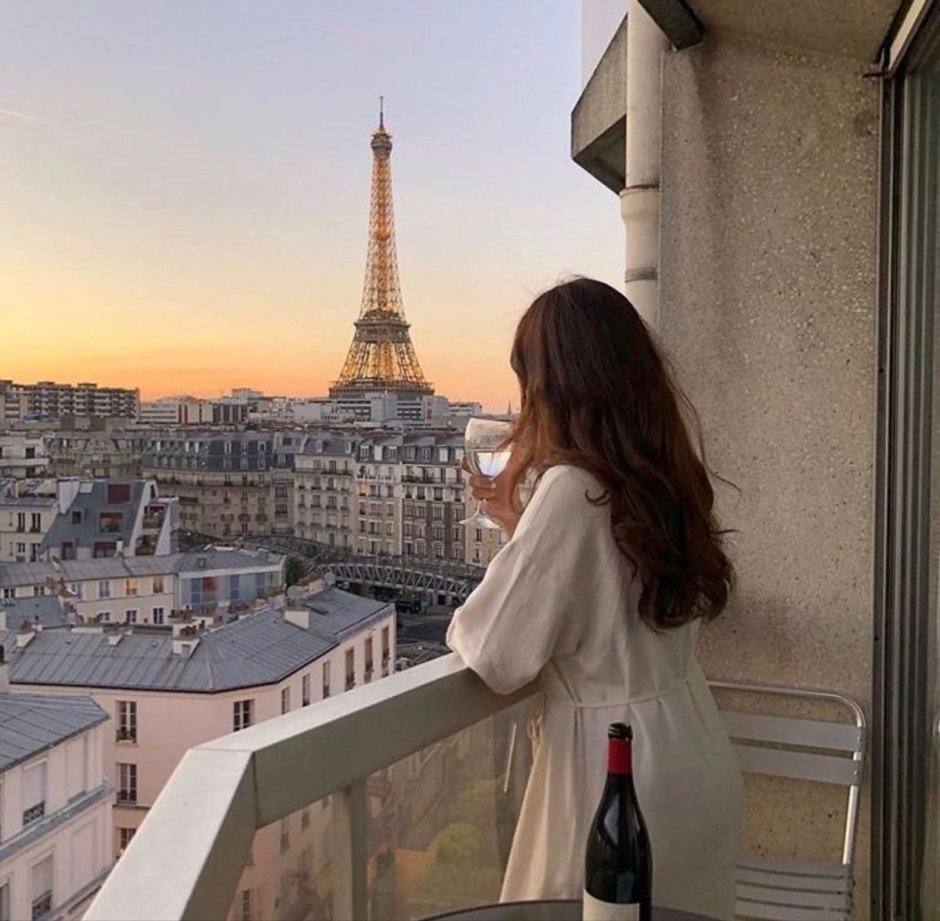 Окно в Париж