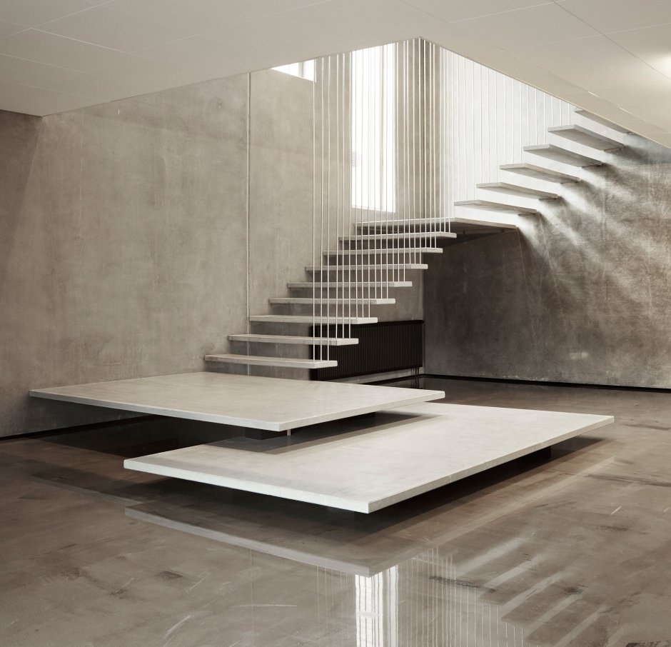 Современная лестница из бетона
