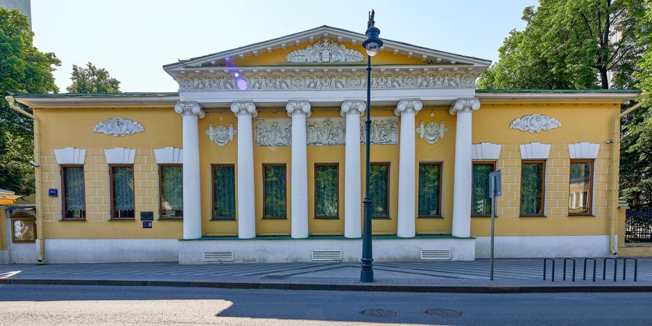 Особняк Лопухиных-Станицких – музей л.н. Толстого.