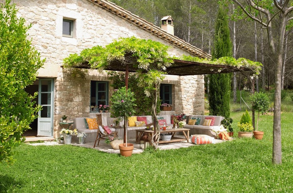 Навес для зоны отдыха на даче