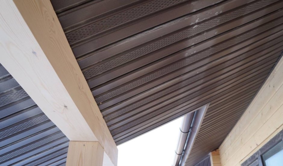 Подшивка потолка террасы