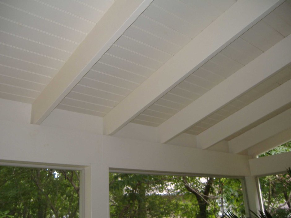 Подшивка крыши веранды