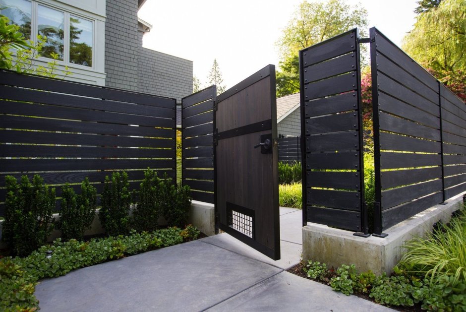 Ландшафт у забора