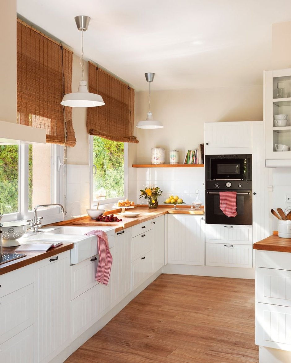 Кухня гостиная с 4 окнами