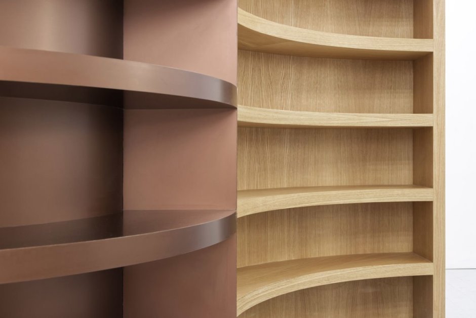 Угловая деревянная полка на стену