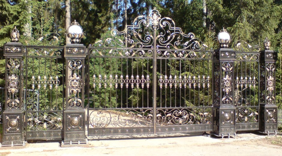 Кованые столбы для ворот
