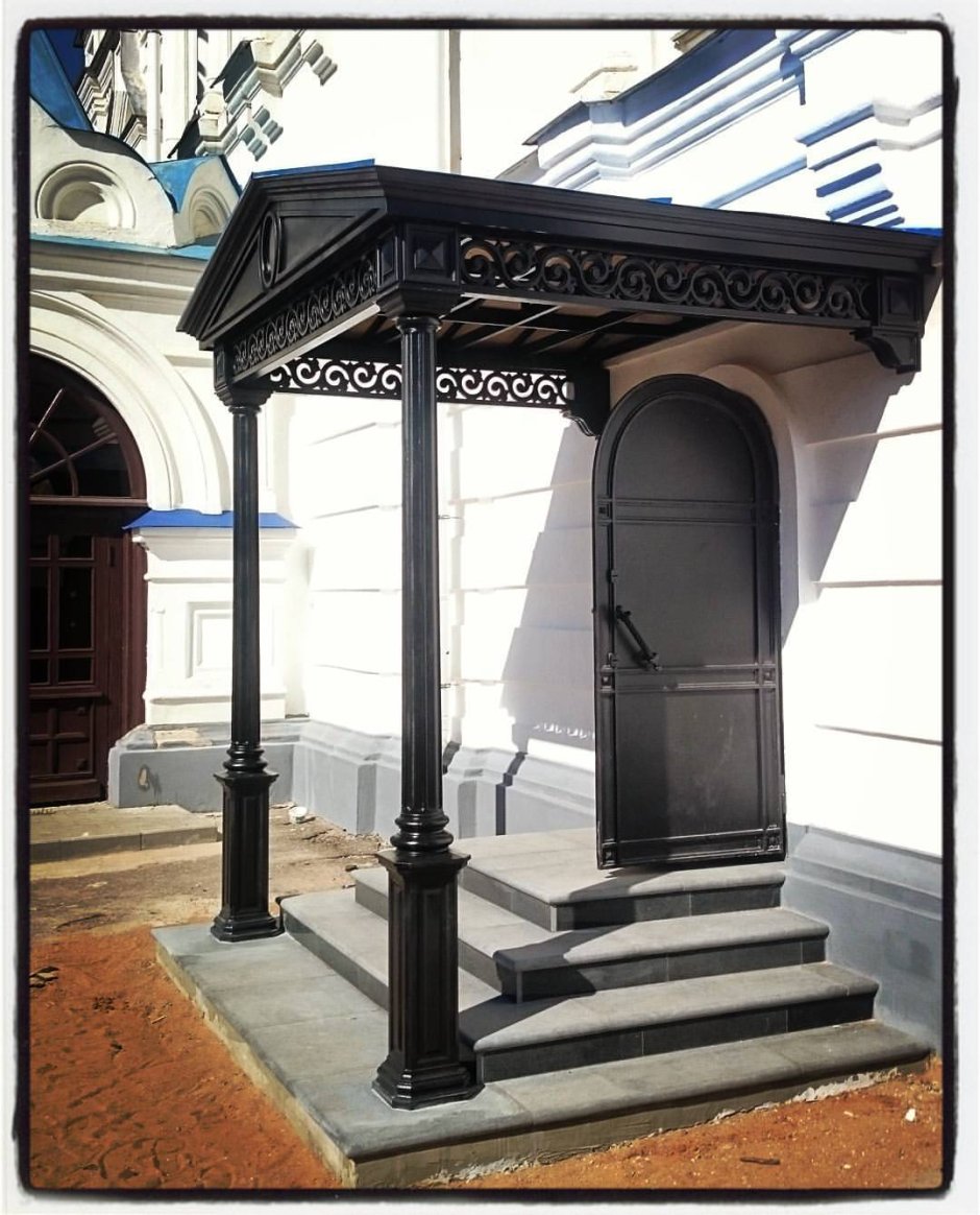 Кованые столбы для навеса