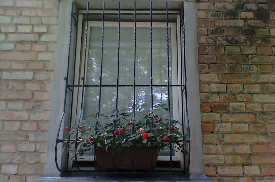 Решетки раздвижные на окна Альфа МПК