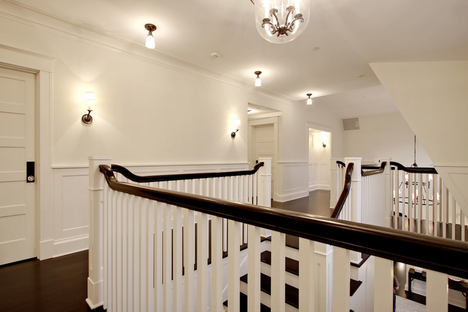 Светильник на лестничную площадку