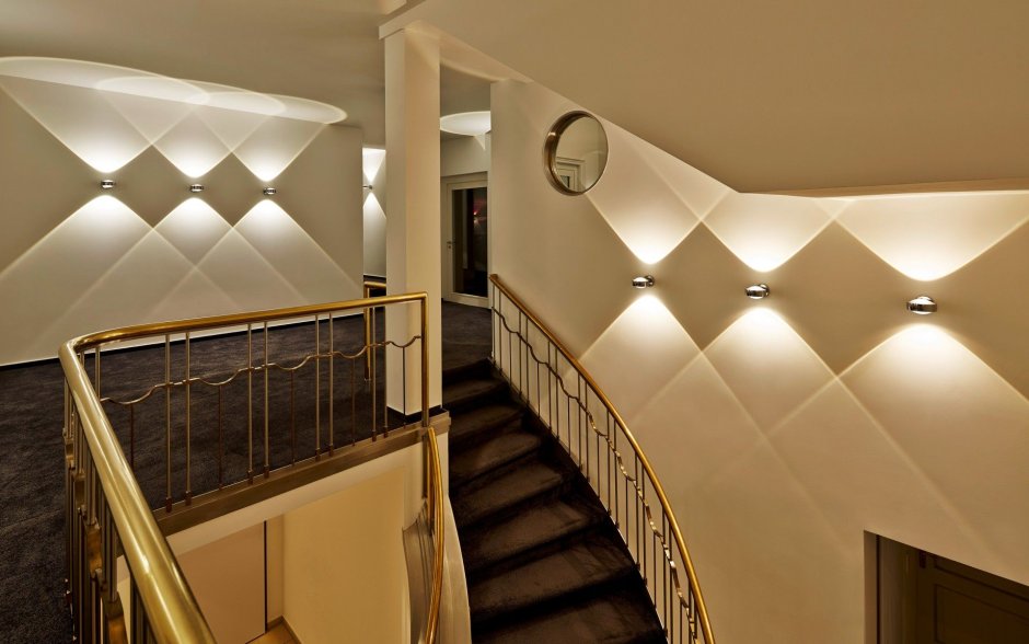 Светильники для лестницы