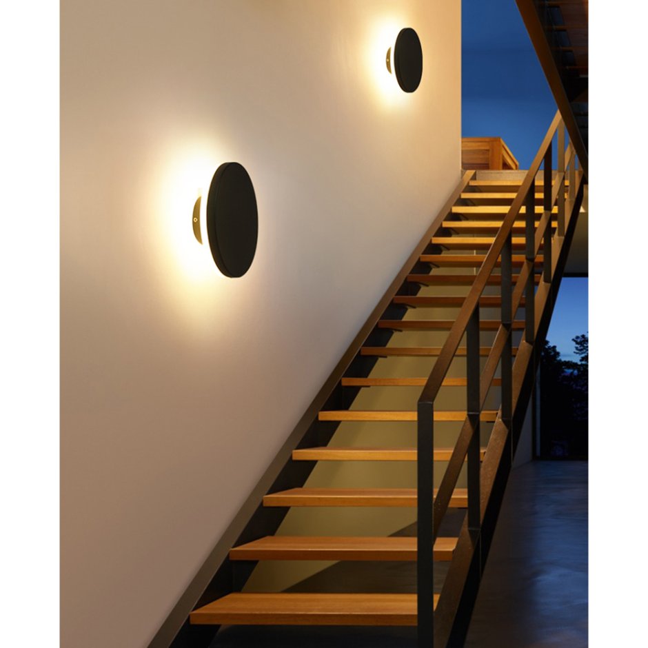 Освещение лестничного пролета