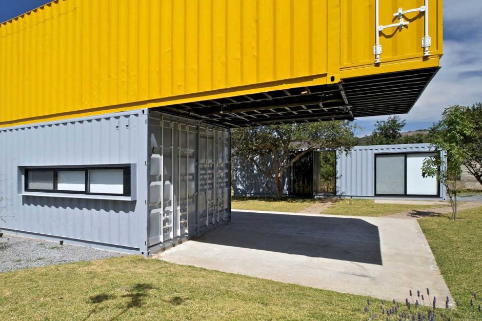Дом из контейнеров с гаражом