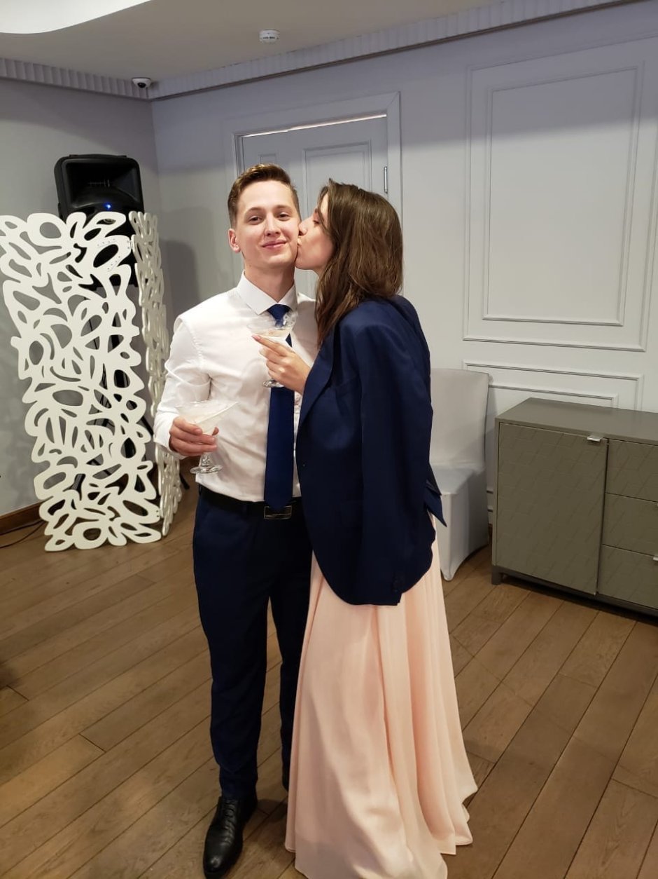 Красивая реклама мебели