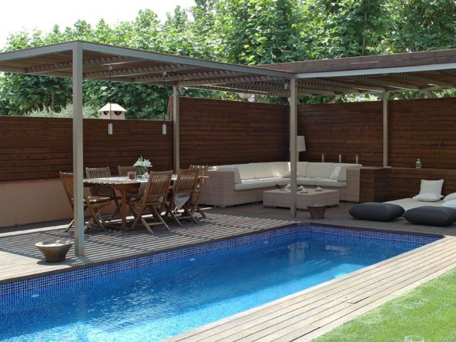 Закрытая веранда с мангалом