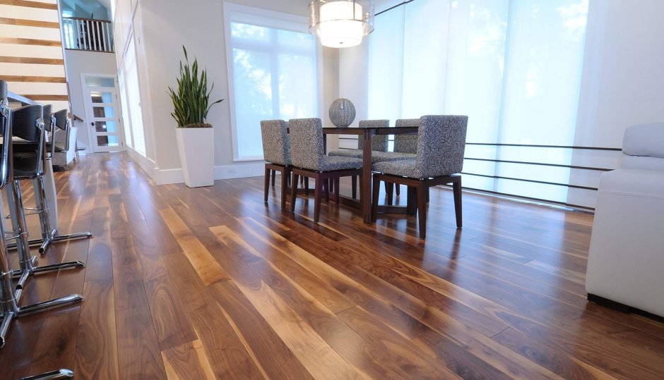 Гостиная с паркетом елочка