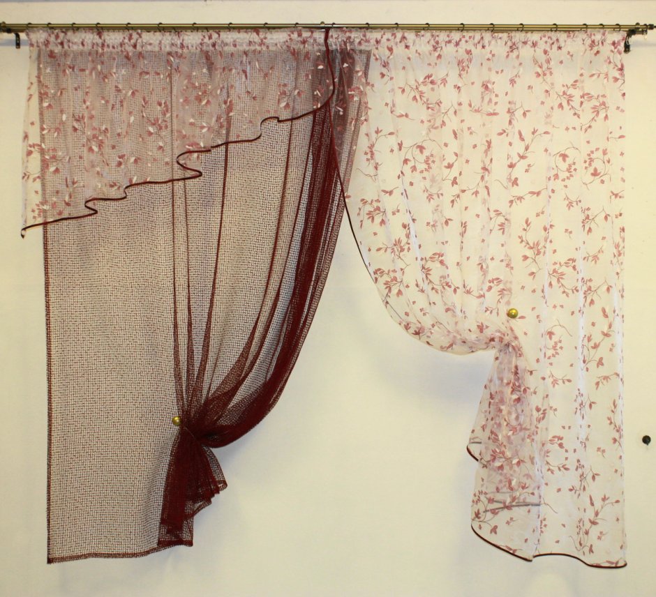 Тюль на кухню с балконом