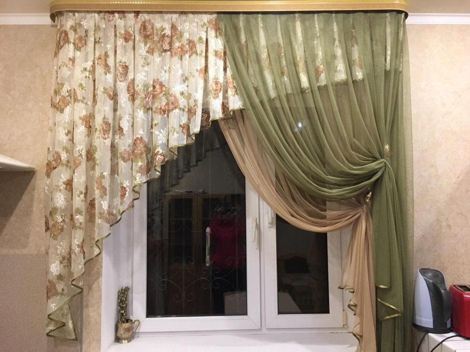 Занавески на кухню короткие на маленькое окно