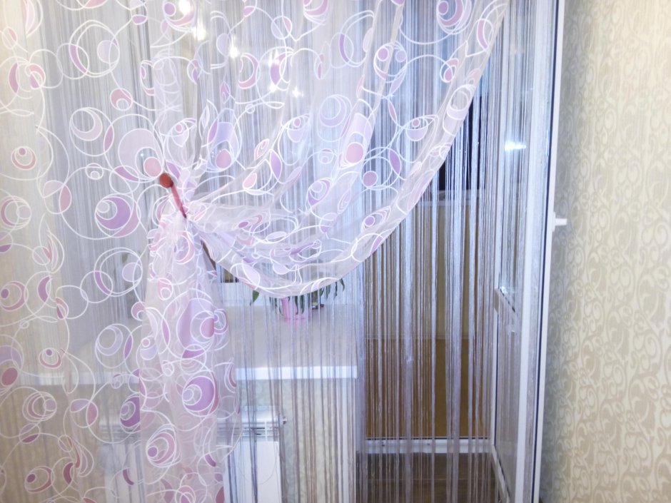 Занавеска на дверь со стеклом