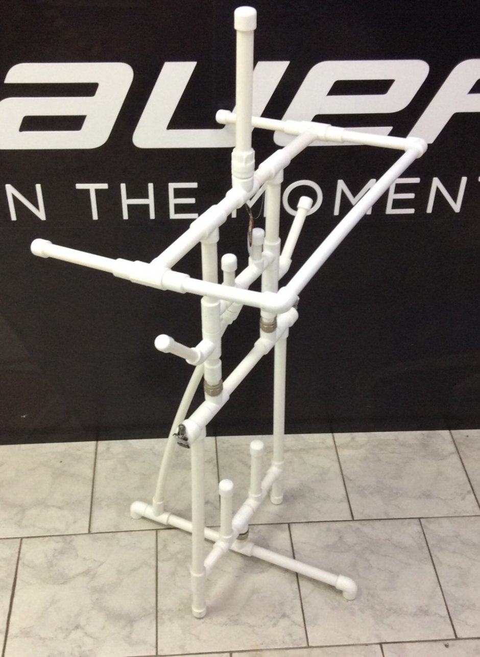 Полка в хоккейном стиле