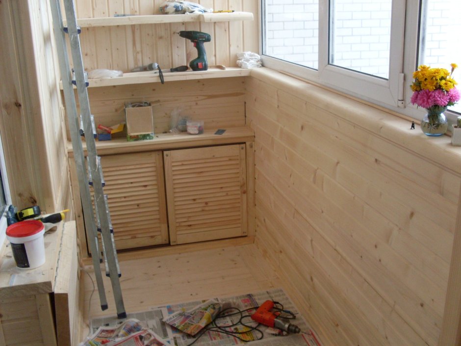 Откидной подоконник