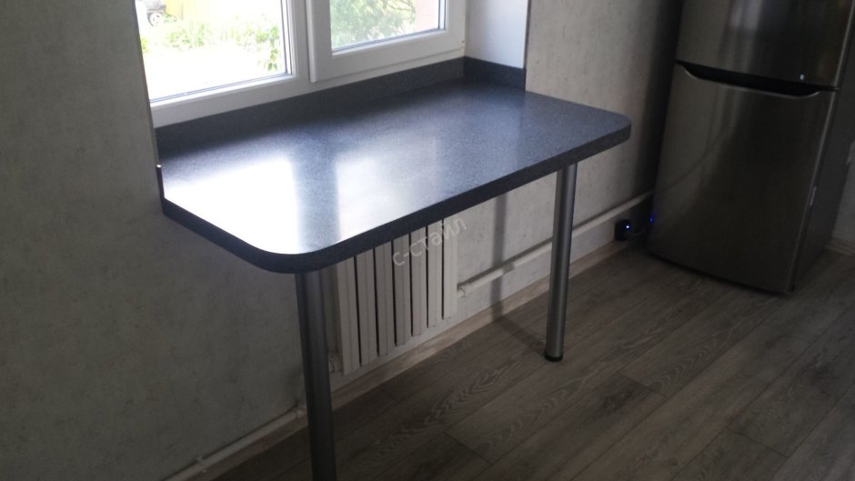 Подоконник с выдвижным столиком