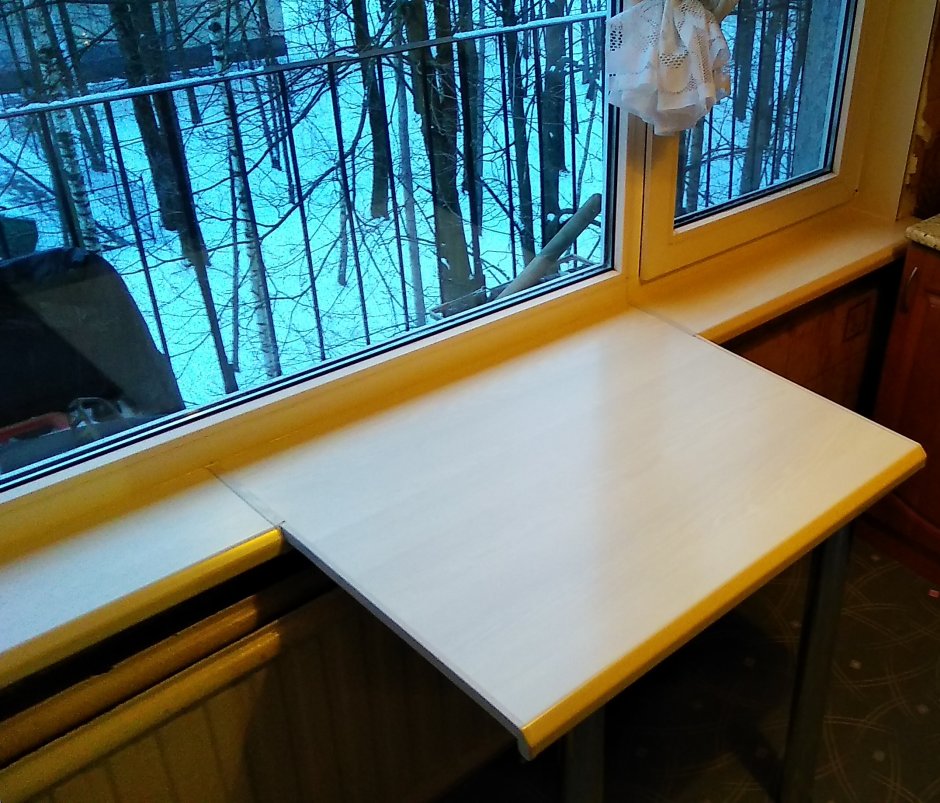 Стеллаж над батареей