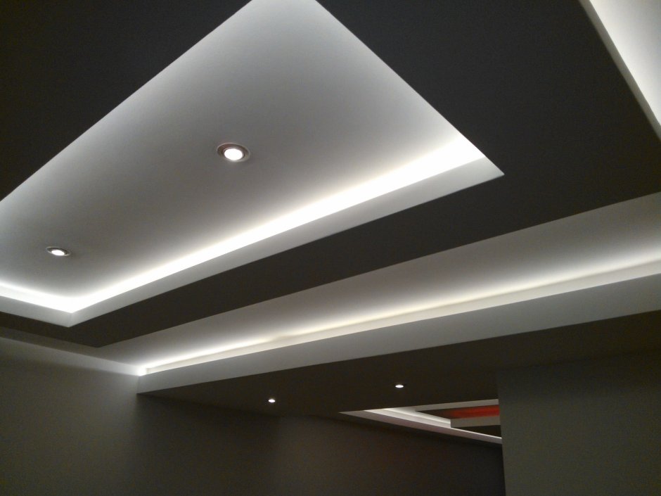 Разноуровневый потолок с подсветкой