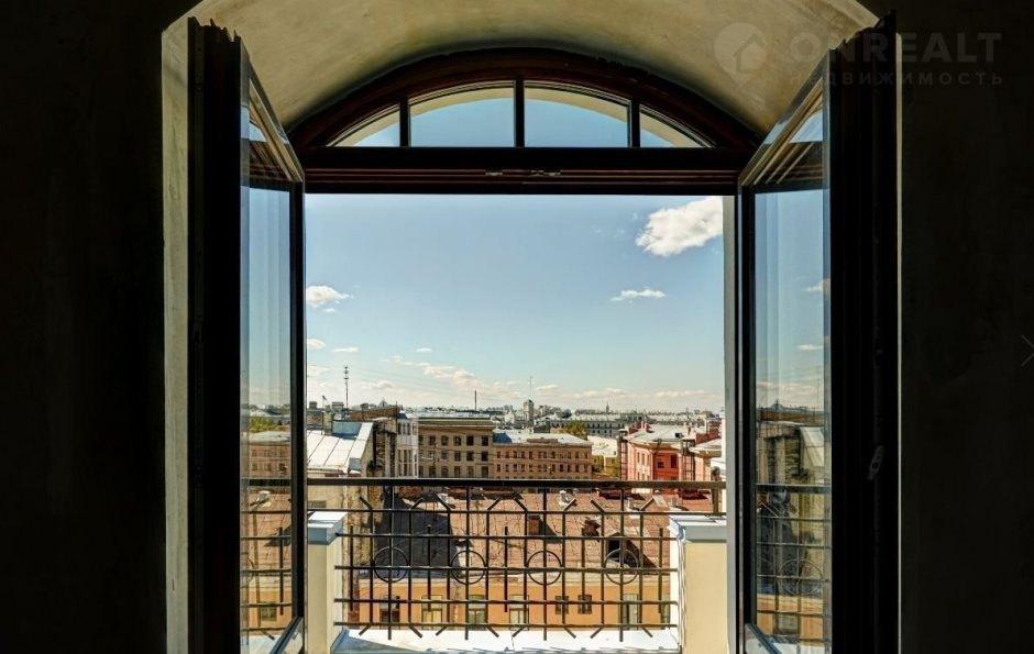Вид из окна в центре Питера