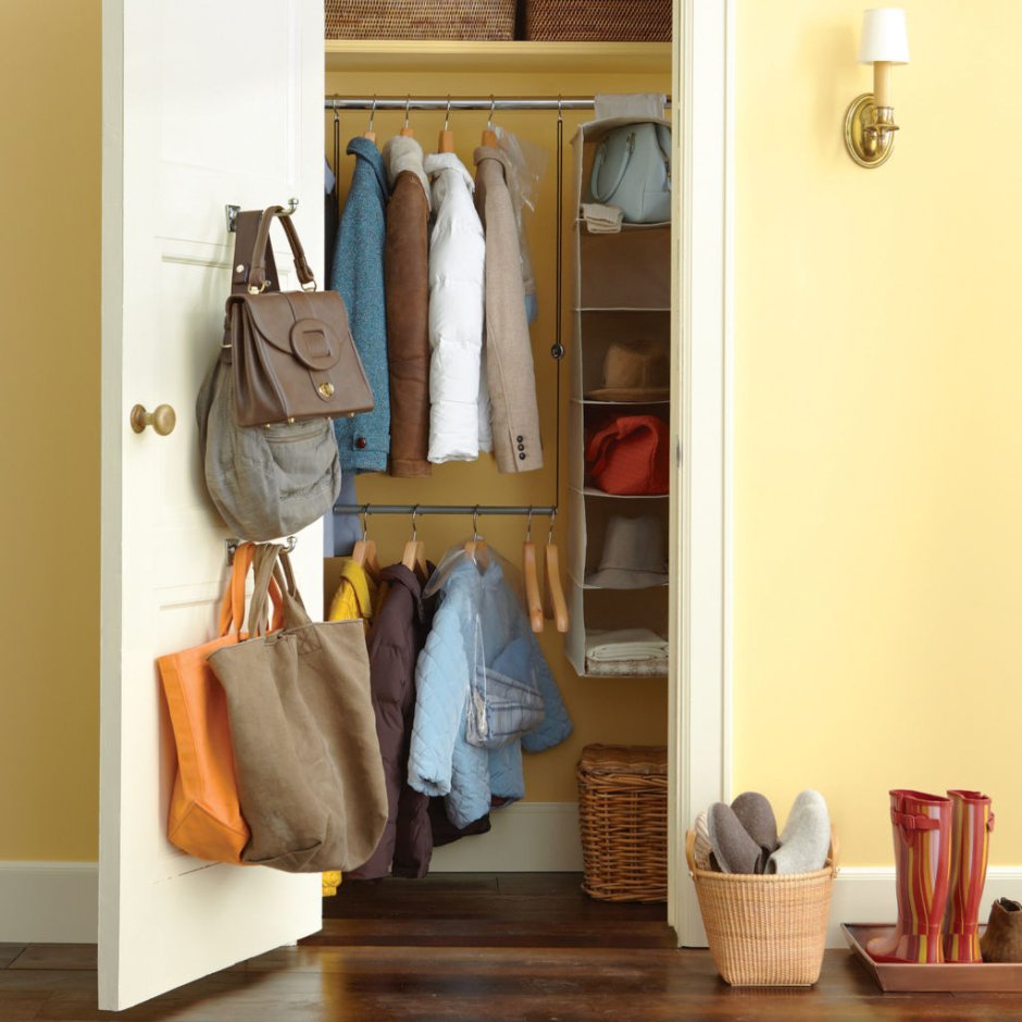 Шкаф для пылесоса и гладильной доски