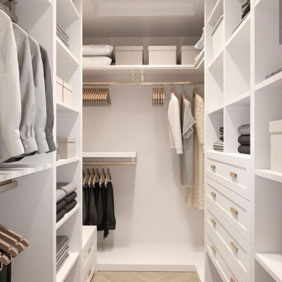 Гардеробная в коридоре