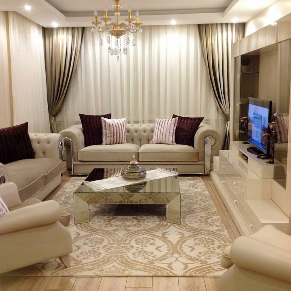 Гостиная в кремовых тонах