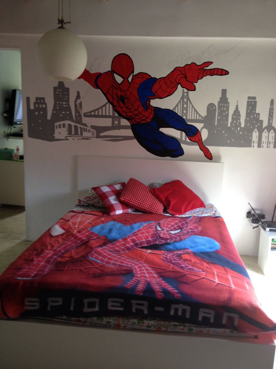 Кровать чердак человек паук