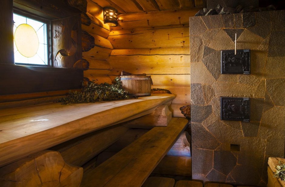 Деревянный дом в старинном стиле