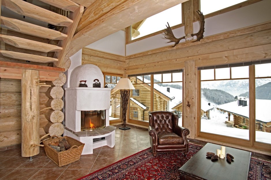 Камин в бревенчатом доме