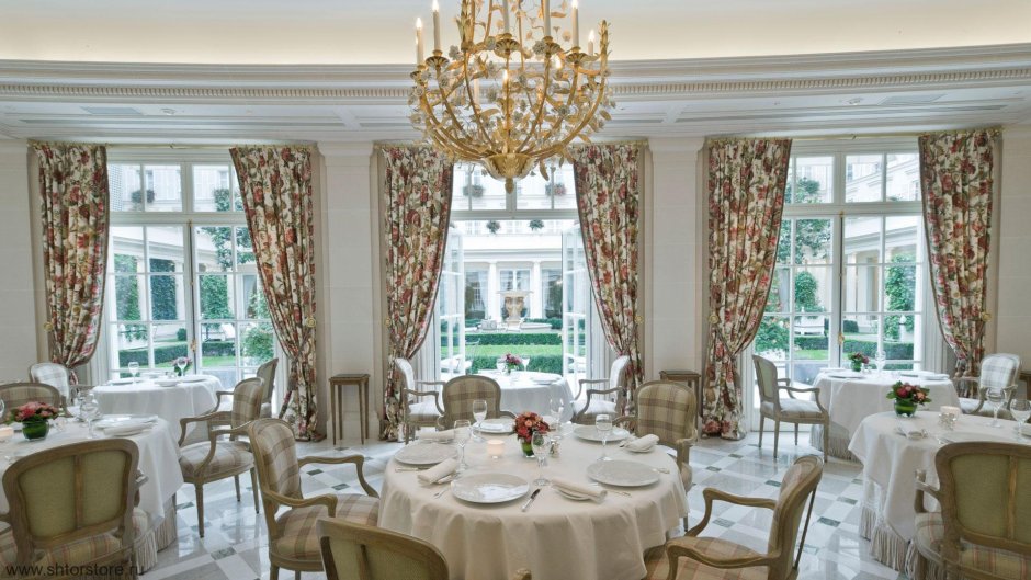 Ресторан в стиле классика