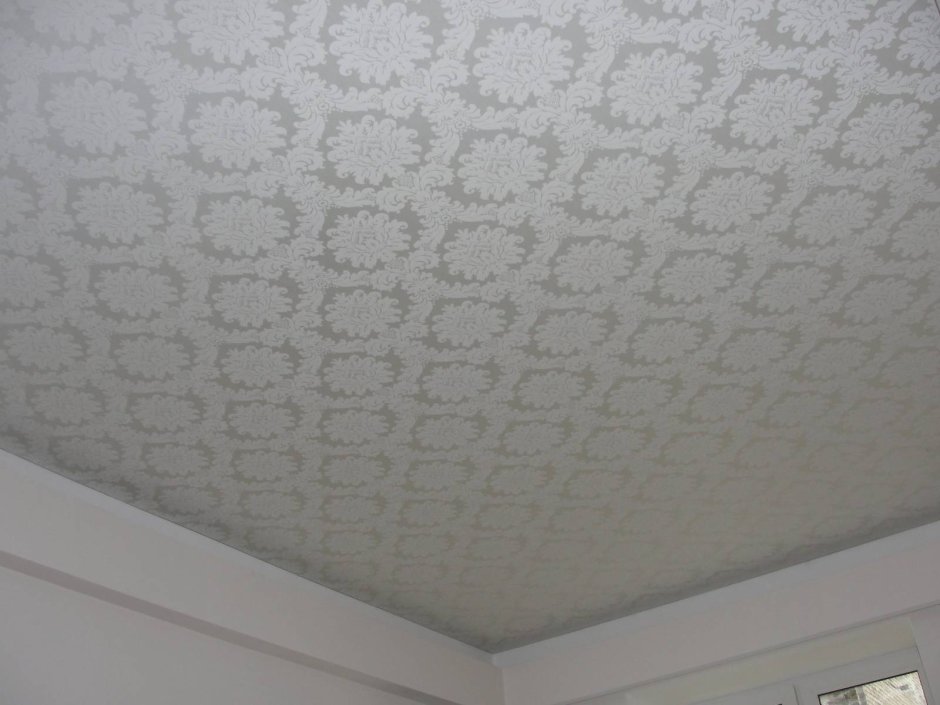 Тканевый натяжной потолок в спальне