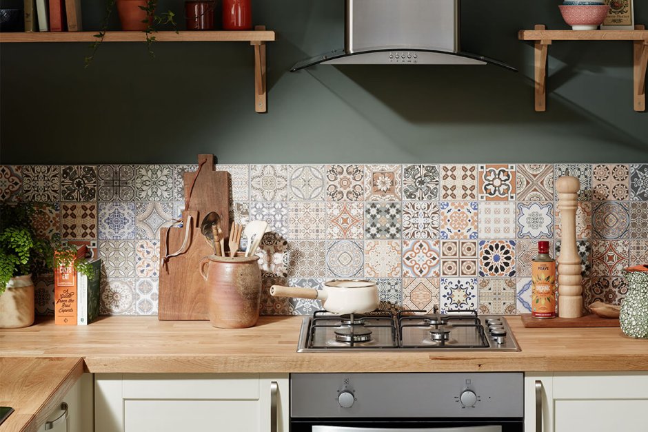 Кухня икеа и плитка пэчворк