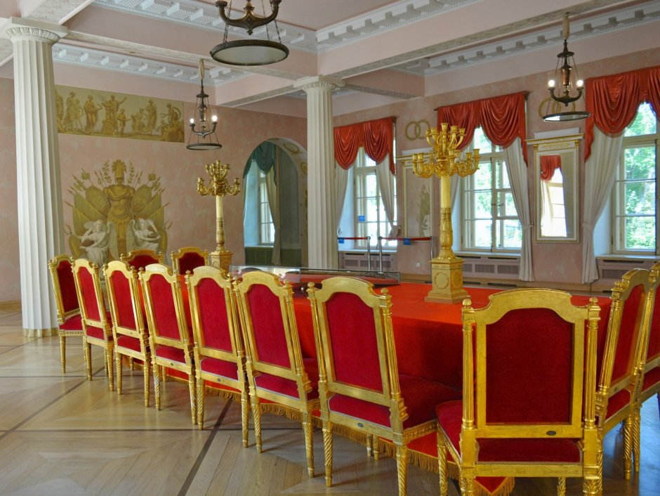 Белая парадная столовая Екатерининского дворца