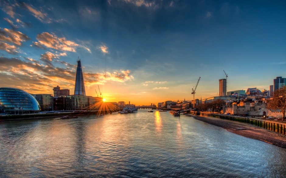 Река Темза в Лондоне фото